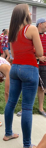 Tight Levis Jeans 35