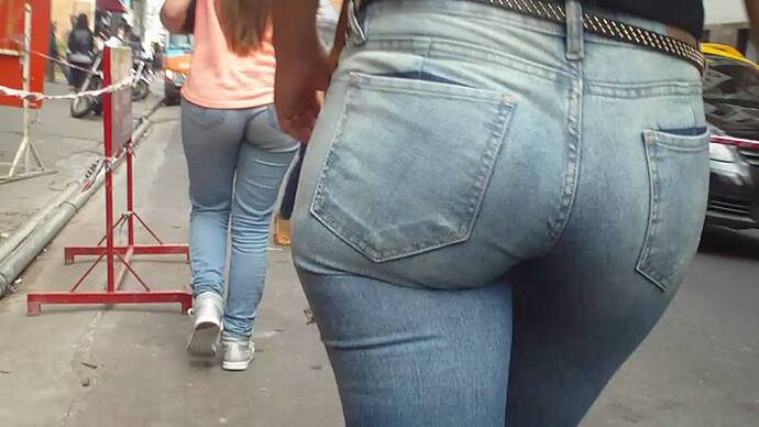 Tight Jeans 697
