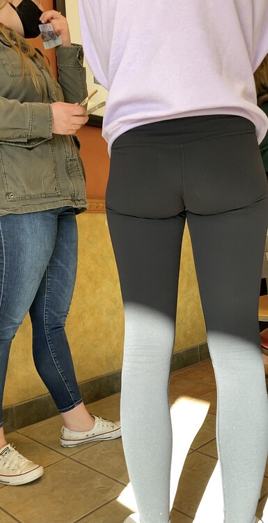 Teens going into Subway Restaurant - Spandex, Leggings & Yoga Pants - Forum