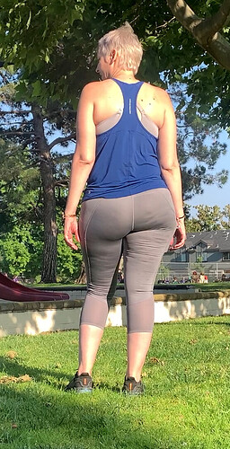 Short haired pawg at the park - Spandex, Leggings & Yoga Pants - Forum