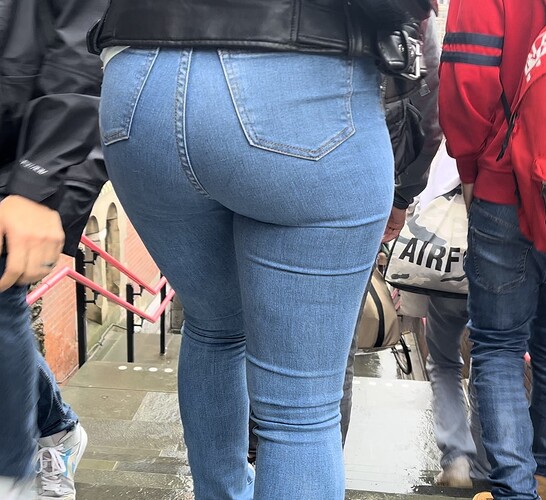 PAWG in thight jeans - Tight Jeans - Forum