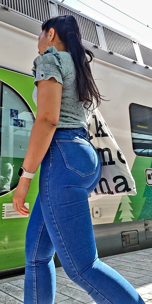 Hot Pawg In Jeans Appeared In Front Of Me Tight Jeans Forum