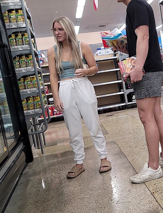 Itty-bitty titties pookie - boobs - Forum