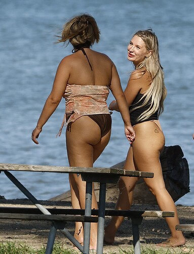 blond-thong-_B3A1057-ass