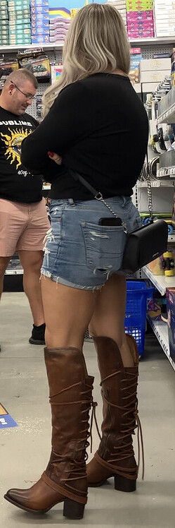 Thicc GILF in jean shorts and boots - Short Shorts & Volleyball - Forum