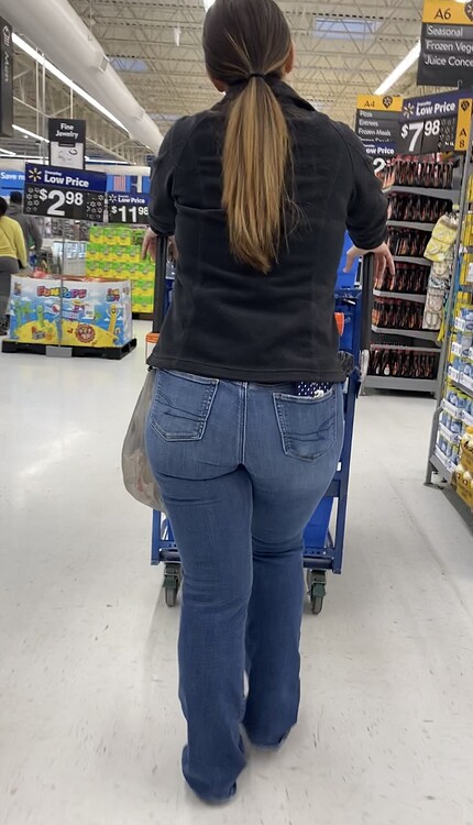 Sexy Thick Walmart Employee Bent Over Tight Jeans Forum