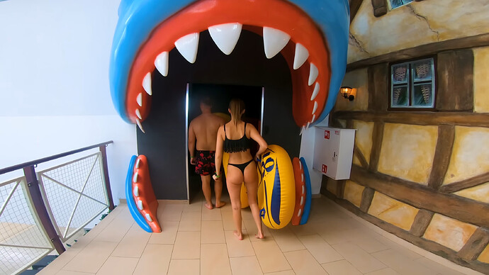 VS--YouTube-WaterslidesatAquaparkRedawithSharkSlideAquaSpinner-4’01”