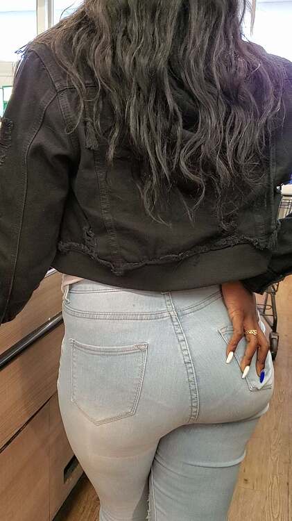 Ebony with nice ass in jeans (OC) - Tight Jeans - Forum