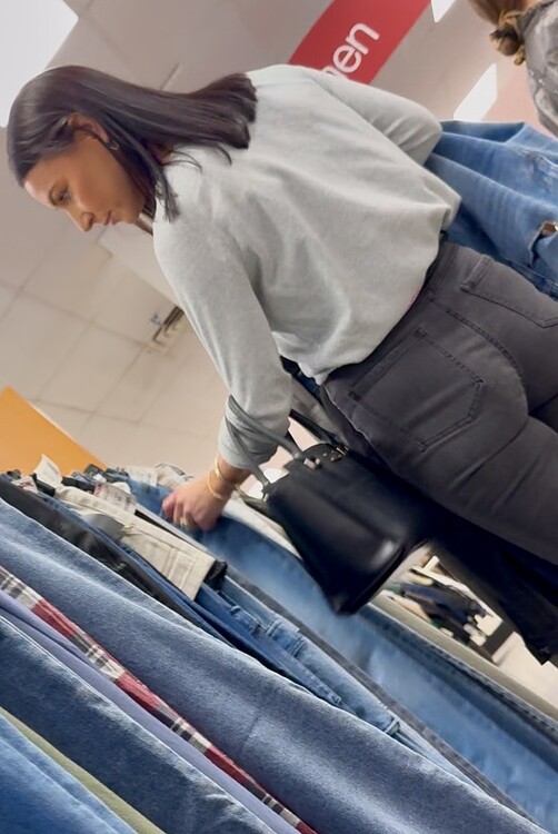 Latinas In Tight Jeans