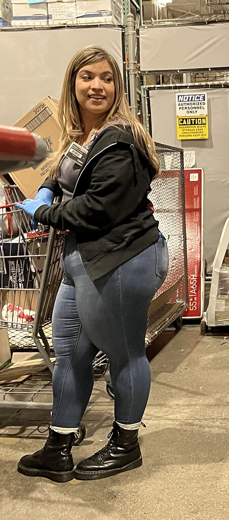 Pretty Face Pawg Coworker Tight Jeans Forum