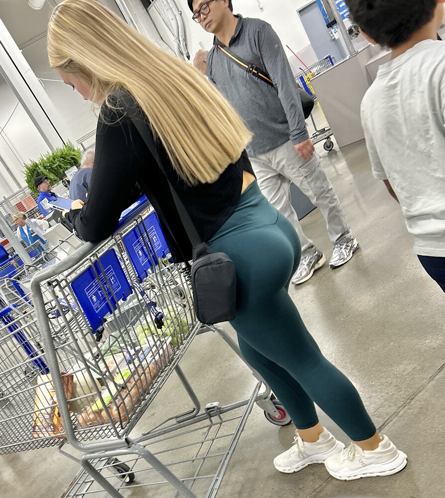 cute-blonde-ass-in-green-leggings-oc-spandex-leggings-yoga-pants