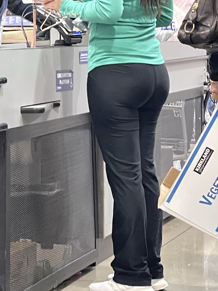 Stacked MILF at Costco bending over (MUST SEE) Spandex, Leggings