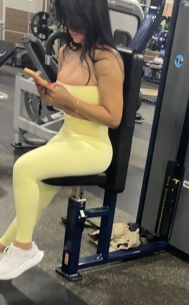 Big Tittie Latina is back again - boobs - Forum