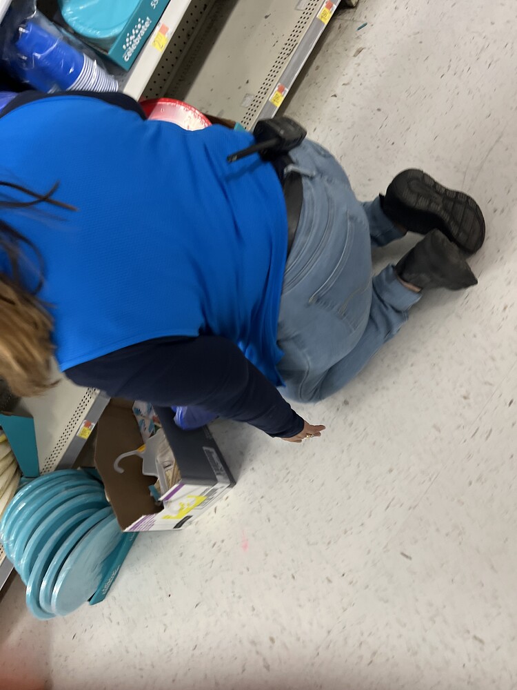 BBW old Latina fat butt bent over working - Tight Jeans - Forum