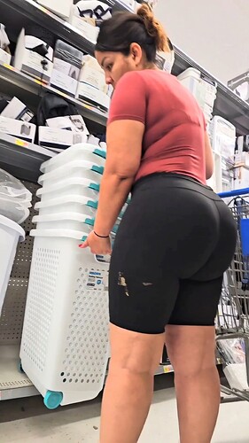 BubbleButtLatinaMilf(2)