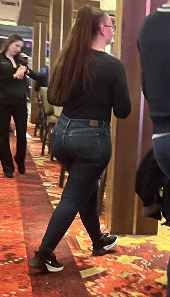 Nerdy Butterface Pawg Tight Jeans Forum 