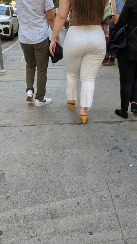 BigCuloWhite (14)