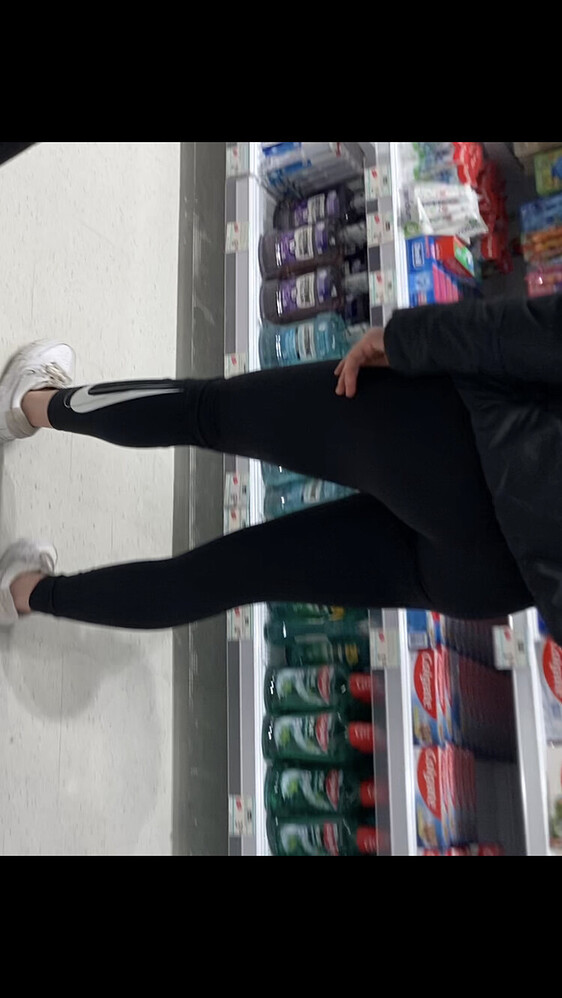Sexy leggings at the mall Spandex, Leggings & Yoga Pants Forum