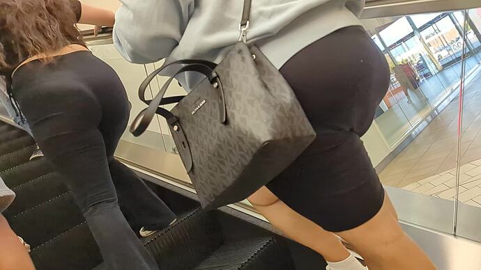 EscalatorThong (19)