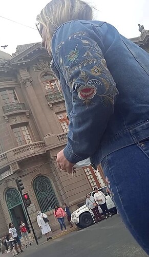 MILF BLONDE PAWG IN JEANS 9