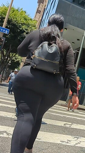 HugeButt (3)