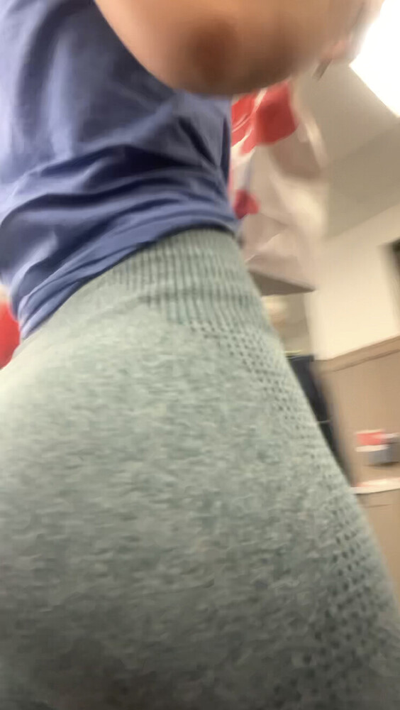 post-gym-snack-spandex-leggings-yoga-pants-forum