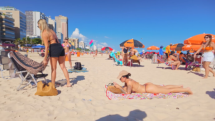 VS--YouTube-LeblonBeachsEpicCarnivalWeekisHereRiodeJaneiroBrazil20254KUHD-3’52”