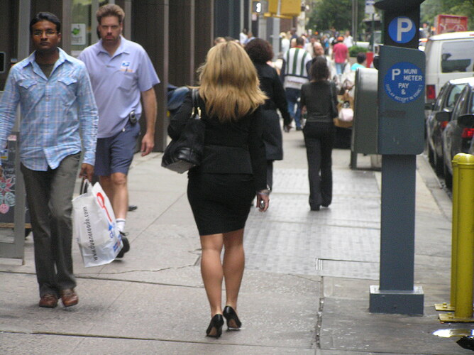 HighHeelsHunter2 - Exquisite Blonde in Form-Fitting Black Suit, Black Pumps 3