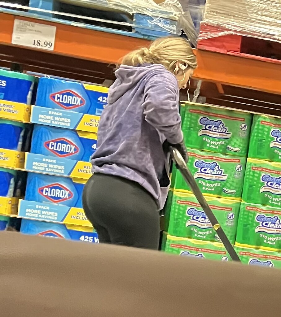 Juicy Ass Coworker In Hoodie Spandex Leggings Yoga Pants Forum juicy-ass-coworker-in-hoodie-spandex-leggings-yoga-pants-forum
