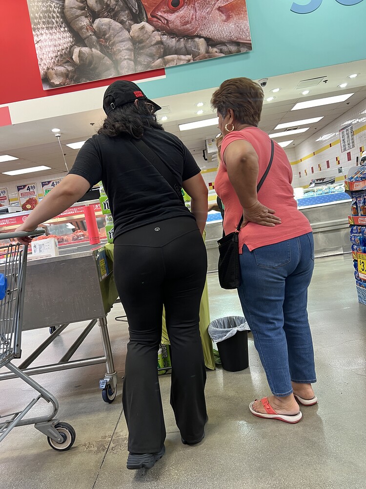 FATTEST ASS IN FLARES 🥵🔥 - Spandex, Leggings & Yoga Pants - Forum