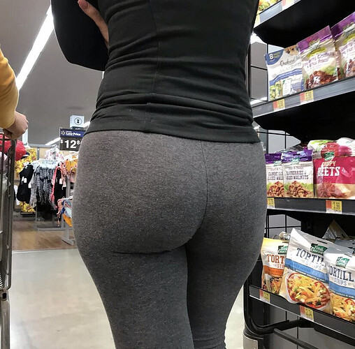 Latina cake 🎂 - Spandex, Leggings & Yoga Pants - Forum