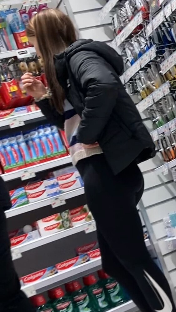 Sexy leggings at the mall Spandex, Leggings & Yoga Pants Forum