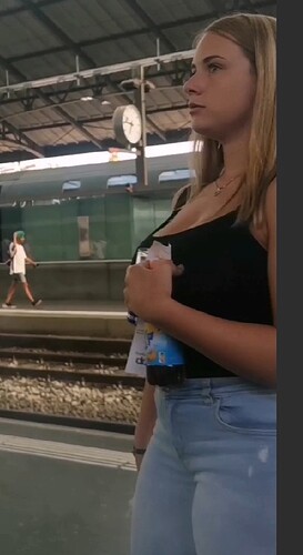 Screenshot_20220802_145113_zoom.pan.video.player.zoomandpanvideoplayer_edit_272680771860475