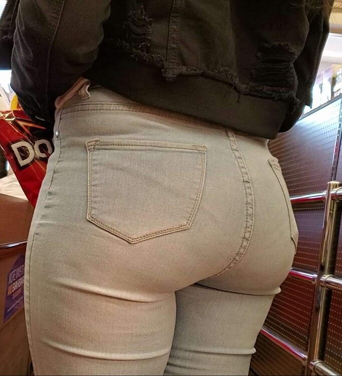 Ebony with nice ass in jeans (OC) - Tight Jeans - Forum