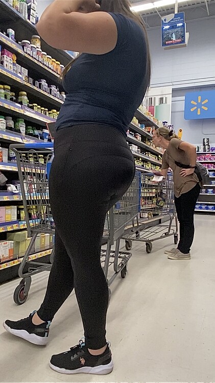 Amazing Big Booty Spaniard Milf In Tight Leggings💦 - Forum