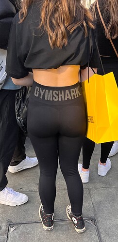 Tight PAWG gymshark leggings (6)