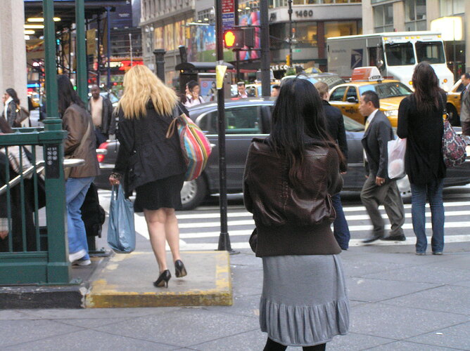 HighHeelsHunter2 - Chunky blonde in black skirt, black pumps 3