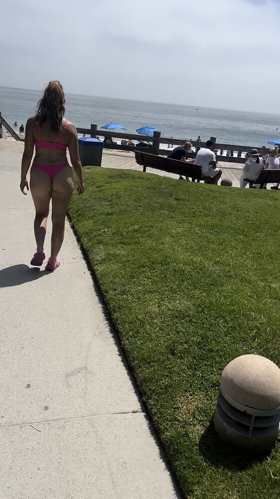 girl-in-bikini-thong-walking-beach-bikini-forum