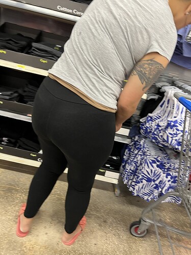 Y’all boys ain’t ready for this! Thick mex bending over VPL - Spandex ...