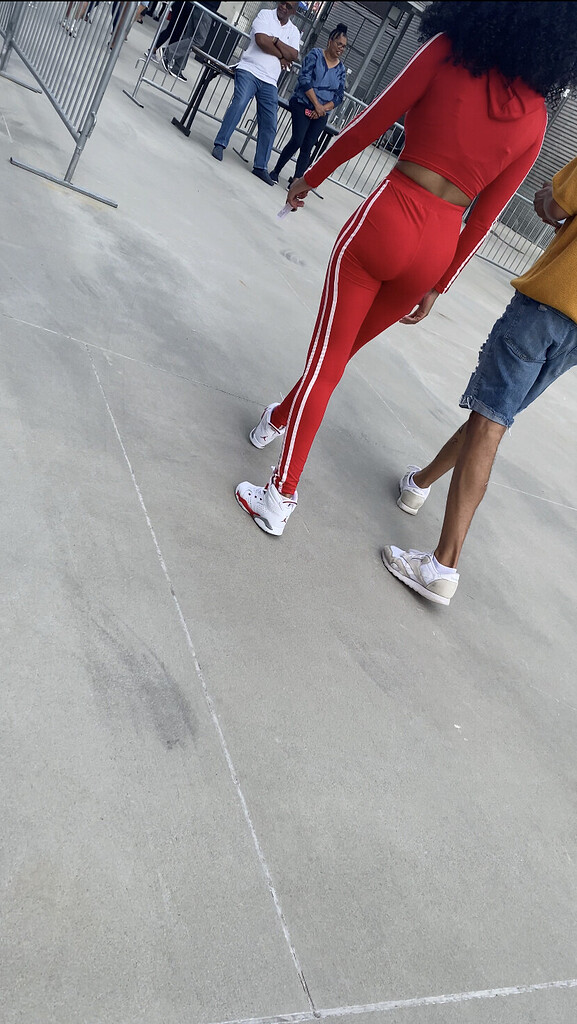 Slim Spanish chick with bubble Spandex, Leggings & Yoga Pants Forum