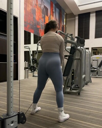 Nicely built PAWG part 3 - Spandex, Leggings & Yoga Pants - Forum