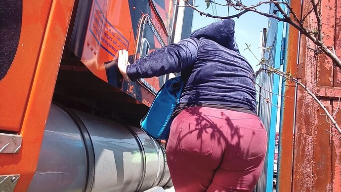 Screenshot_2025-01-23-00-15-44-252_com.miui.videoplayer