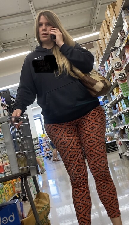 Huge Ass Pawg In Patterned Leggings Spandex Leggings And Yoga Pants Forum