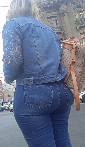 MILF BLONDE PAWG IN JEANS 7