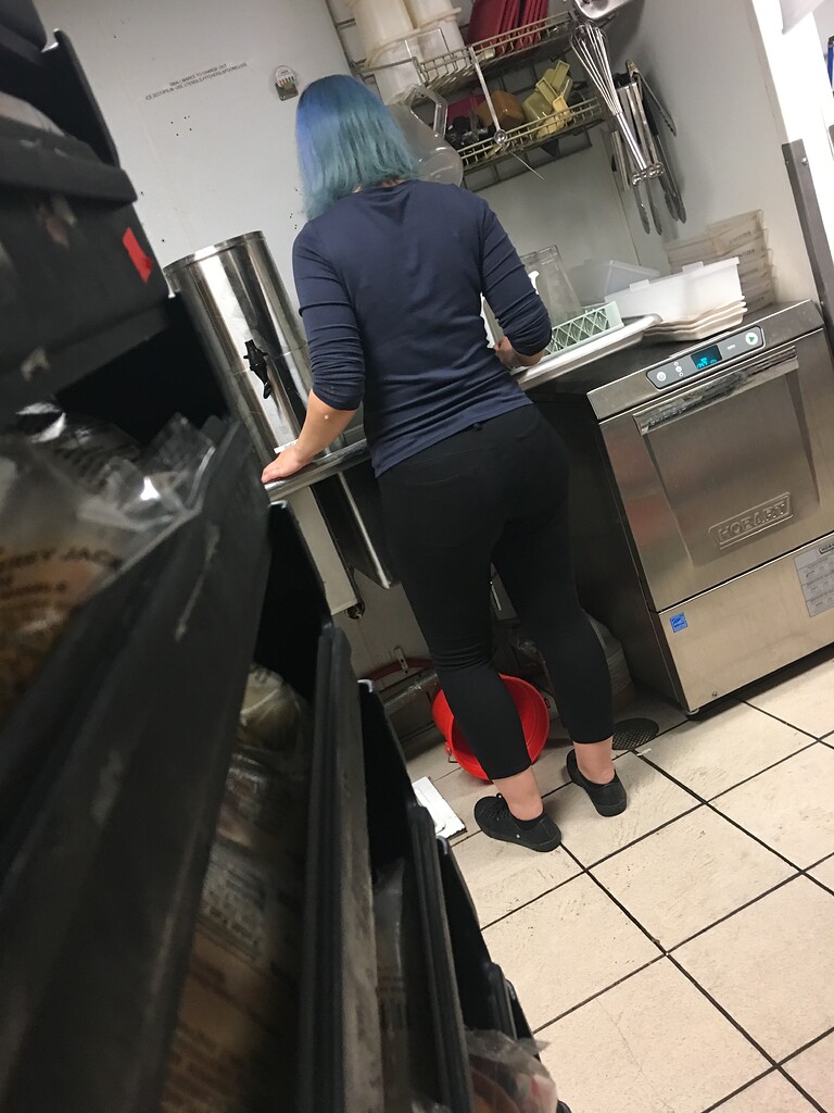 Starbucks Coworkers ASS and VPL - Tight Jeans - Forum