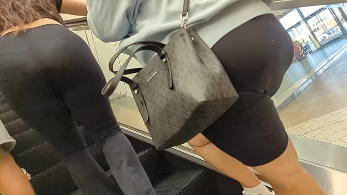 EscalatorThong (16)