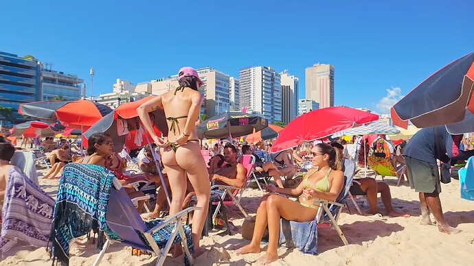 VS--YouTube-LeblonBeachsEpicCarnivalWeekisHereRiodeJaneiroBrazil20254KUHD-6’55”