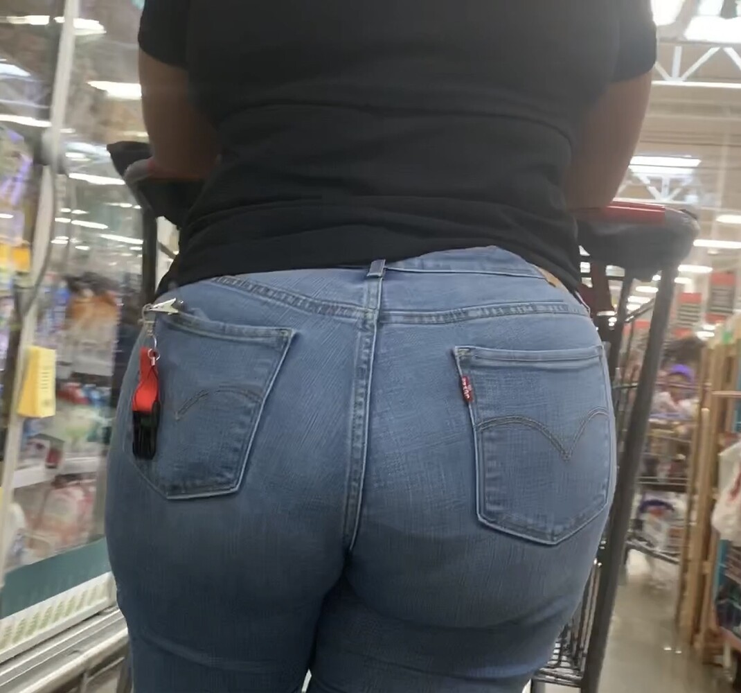 PHAT BOOTY MILF IN LEVI JEANS! - Tight Jeans - Forum