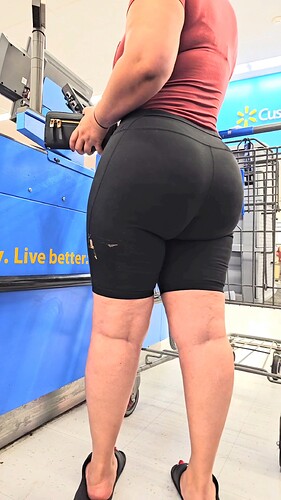 BubbleButtLatinaMilf(25)