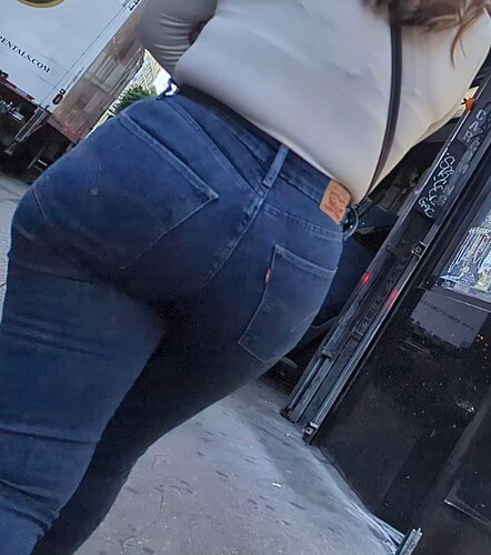 MILFLevis (25)
